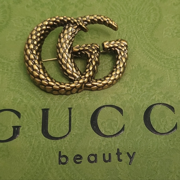 Gucci Gold Double-G Brooch - Picture 5 of 5